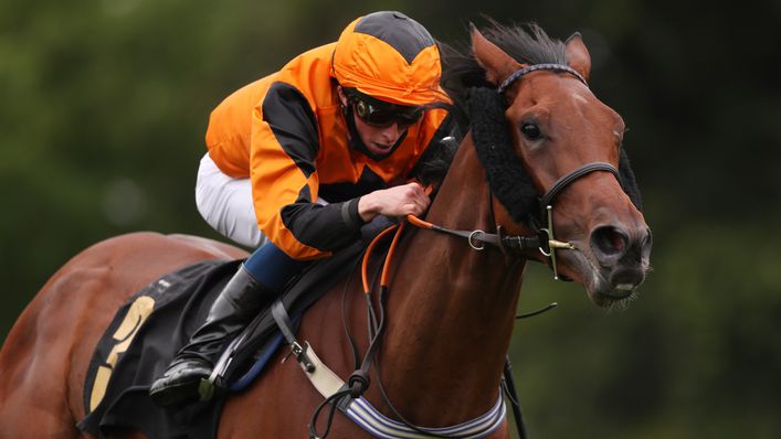 Hayley Turner partners Bear Force One at Ascot