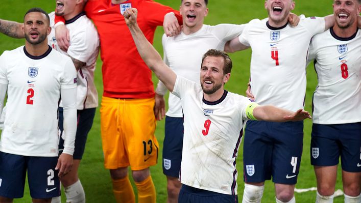 England players join in with Sweet Caroline as the bond between the team and fans grew