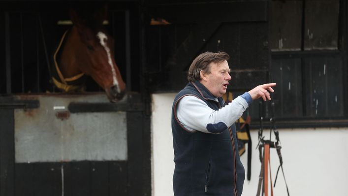 Gran Luna looks a real contender for Nicky Henderson