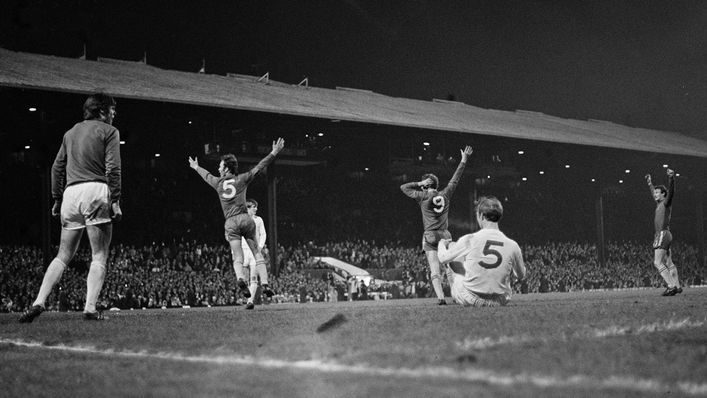 Chelsea celebrate the winning goal at Old Trafford