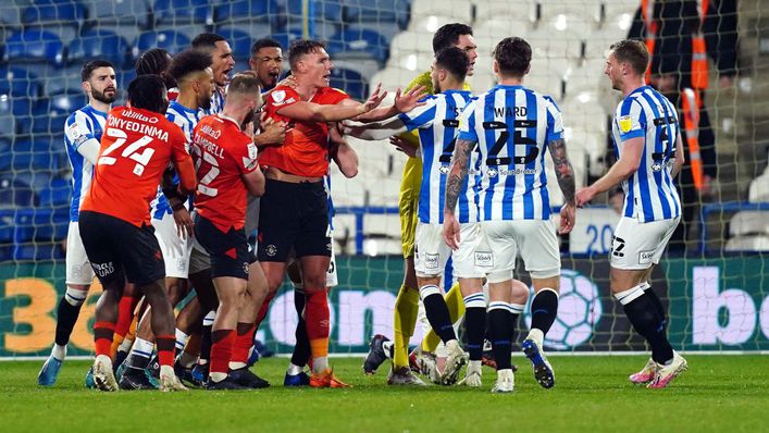 Luton and Huddersfield do battle at Kenilworth Road in the Championship play-offs