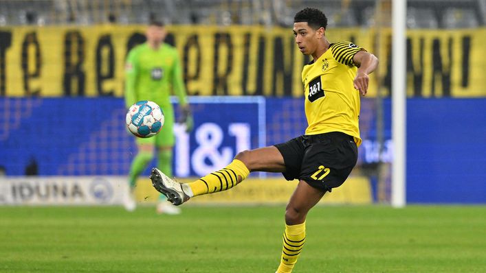 Manchester United target Jude Bellingham is unlikely to leave Borussia Dortmund in 2022